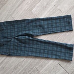 Ann Taylor Factory. Size 10. Pixie Pants.